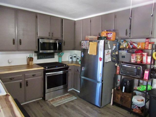 166 Stanislaus Ave, Oakdale, CA 95361