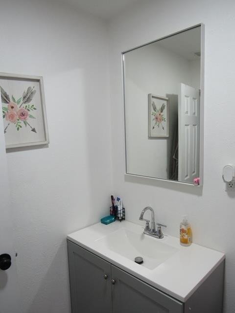 166 Stanislaus Ave, Oakdale, CA 95361