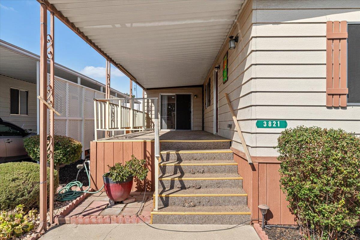 3821 Lahaina Ln, Modesto, CA 95355