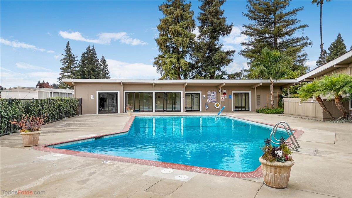 3821 Lahaina Ln, Modesto, CA 95355