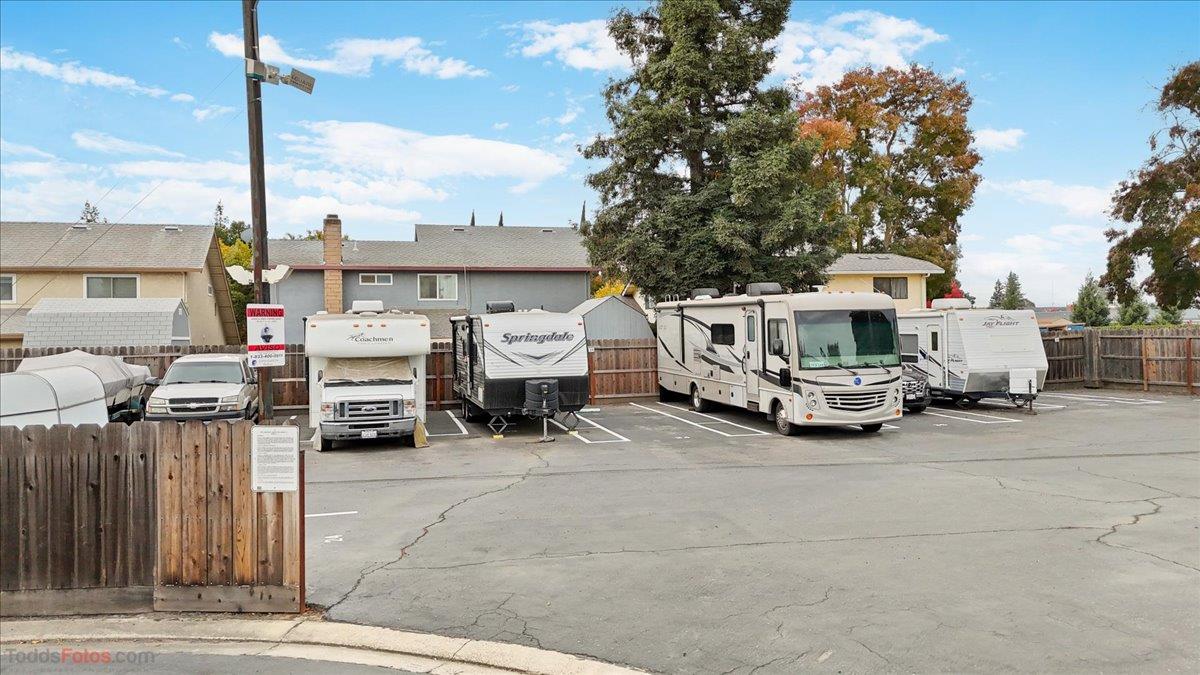 3821 Lahaina Ln, Modesto, CA 95355