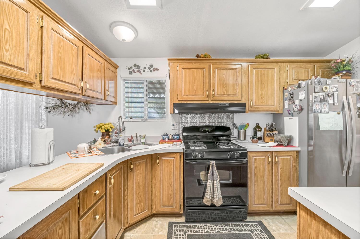 1218 E Cleveland Ave #142, Madera, CA 93638