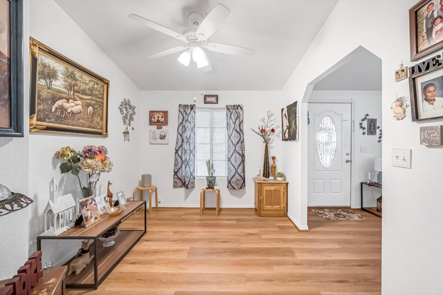 1218 E Cleveland Ave #142, Madera, CA 93638