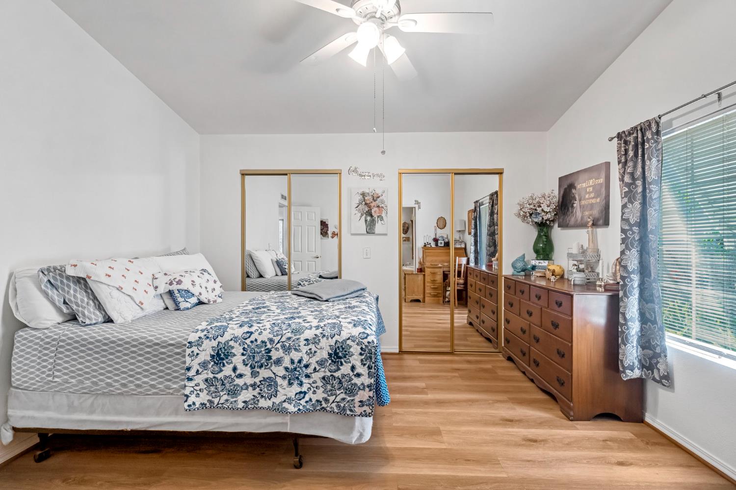 1218 E Cleveland Ave #142, Madera, CA 93638