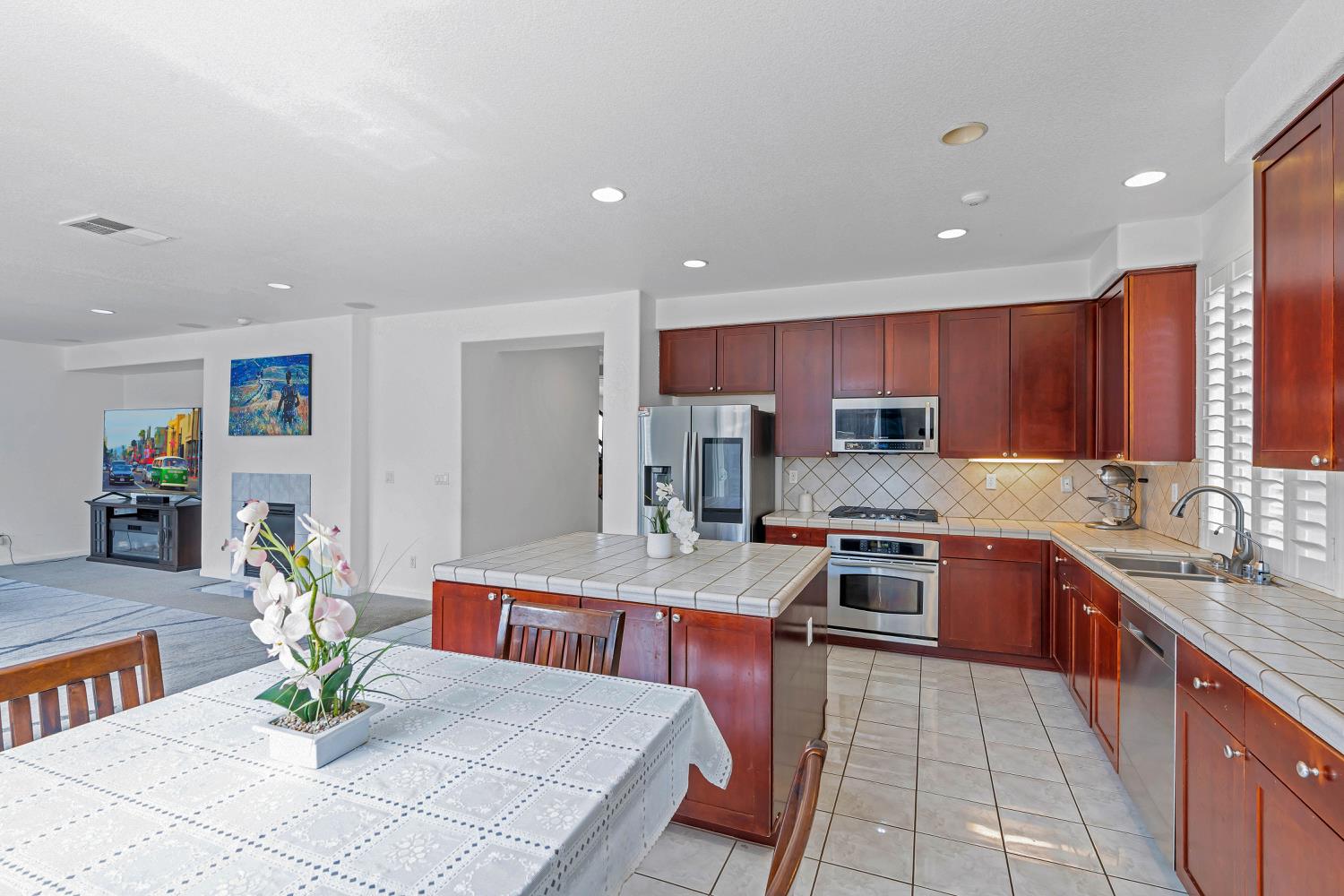 1408 Mendocino Creek Drive, Patterson, CA 95363