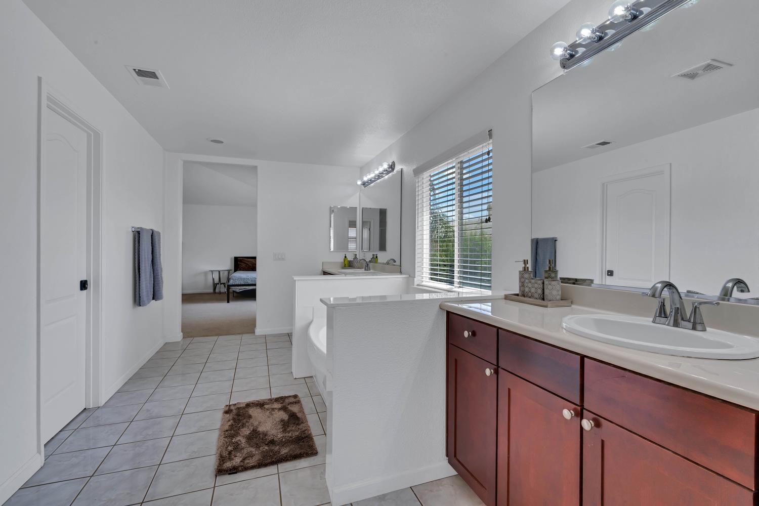 1408 Mendocino Creek Drive, Patterson, CA 95363