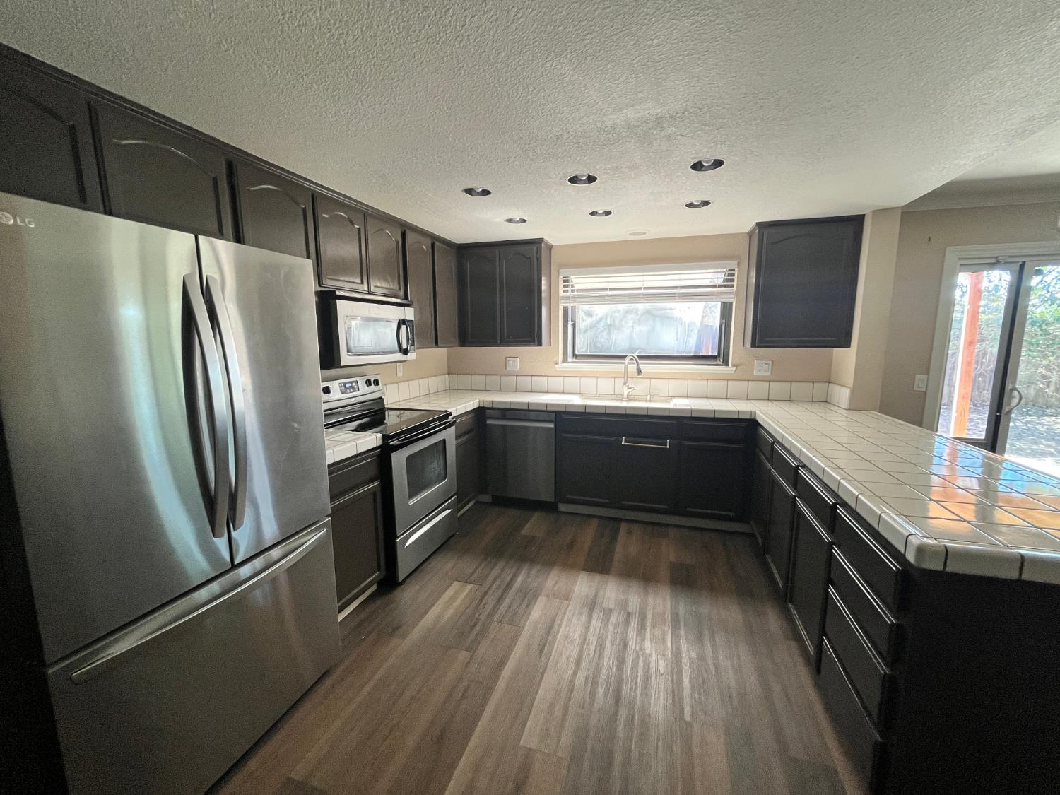 838 Mackilhaffy Dr, Patterson, CA 95363