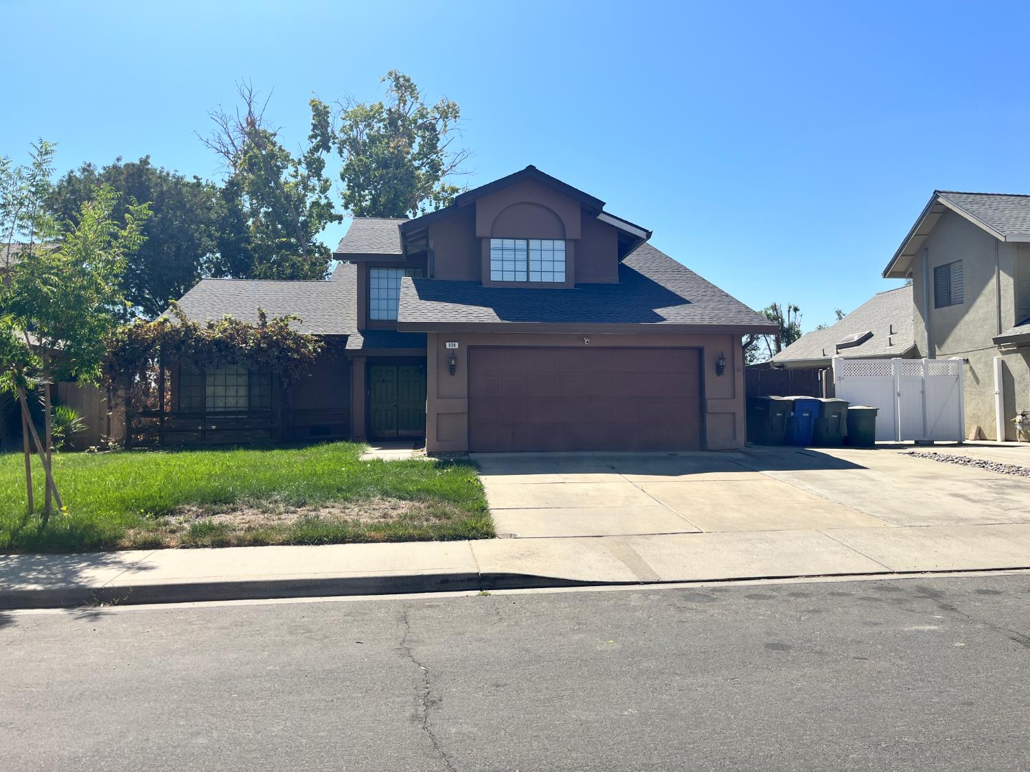 838 Mackilhaffy Dr, Patterson, CA 95363
