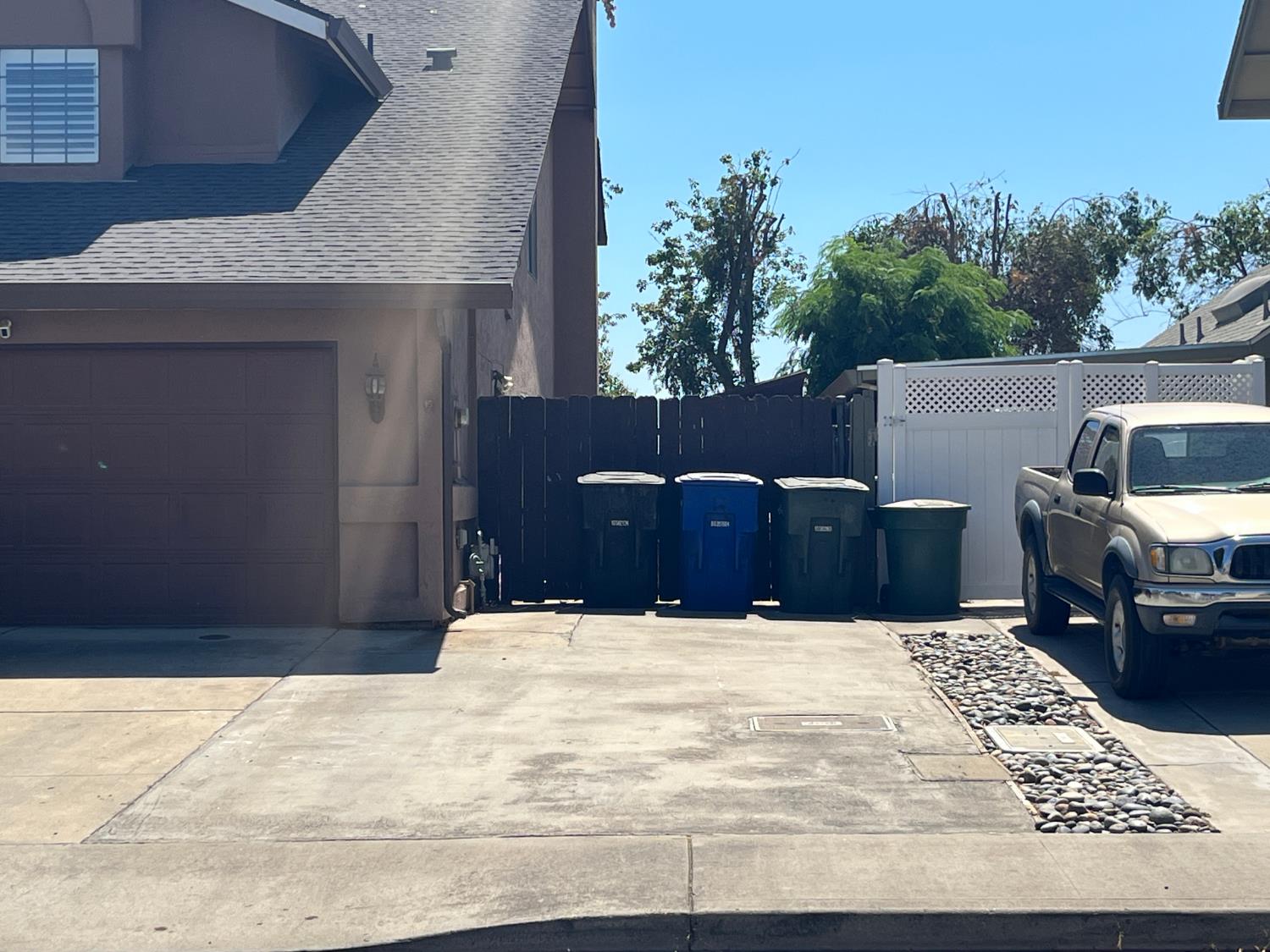 838 Mackilhaffy Dr, Patterson, CA 95363