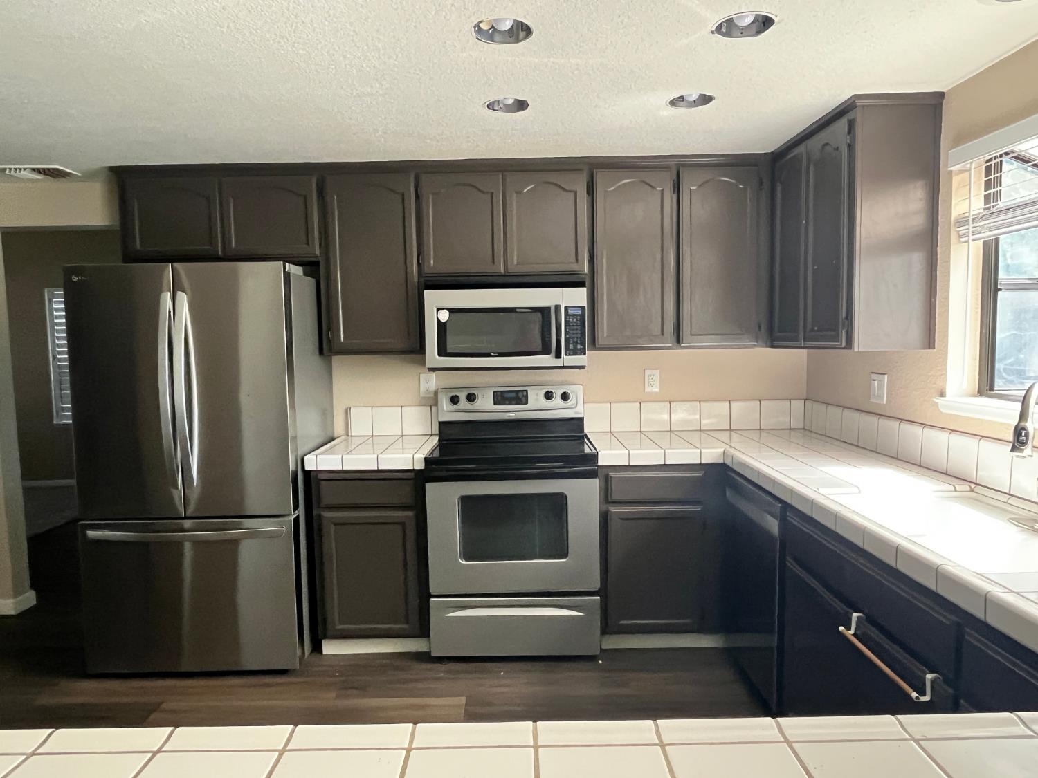 838 Mackilhaffy Dr, Patterson, CA 95363