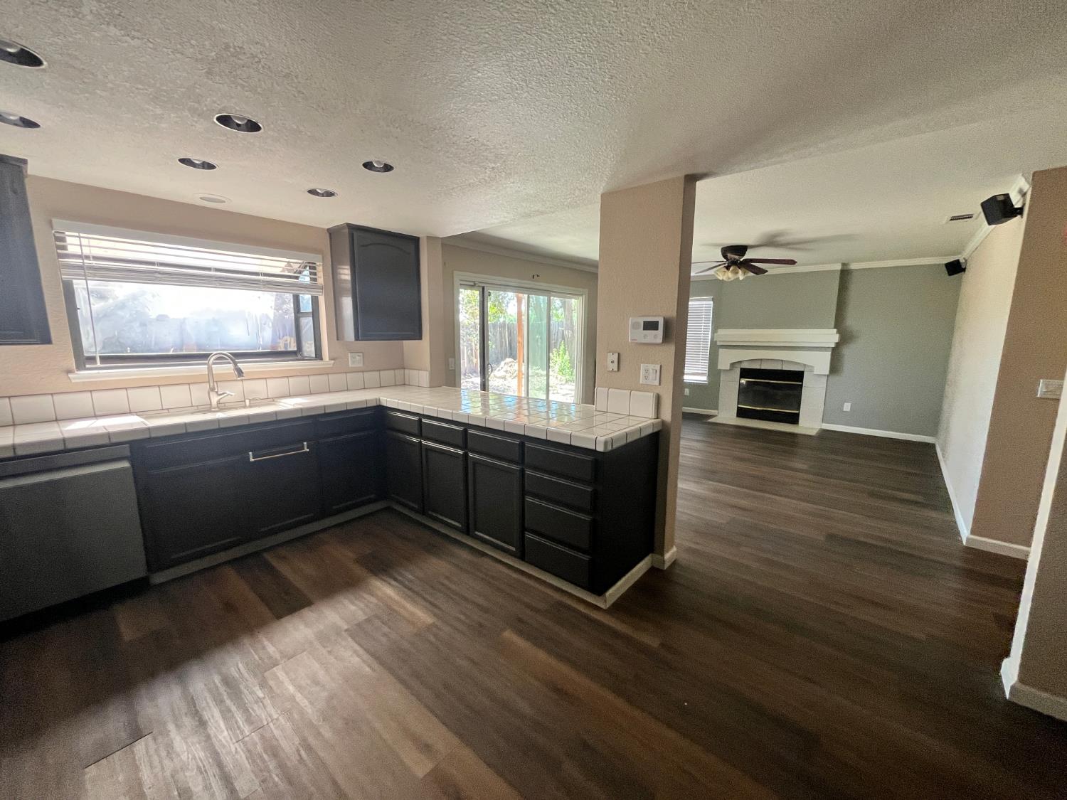 838 Mackilhaffy Dr, Patterson, CA 95363