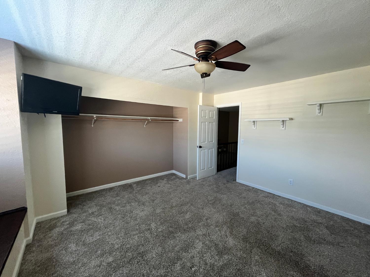 838 Mackilhaffy Dr, Patterson, CA 95363