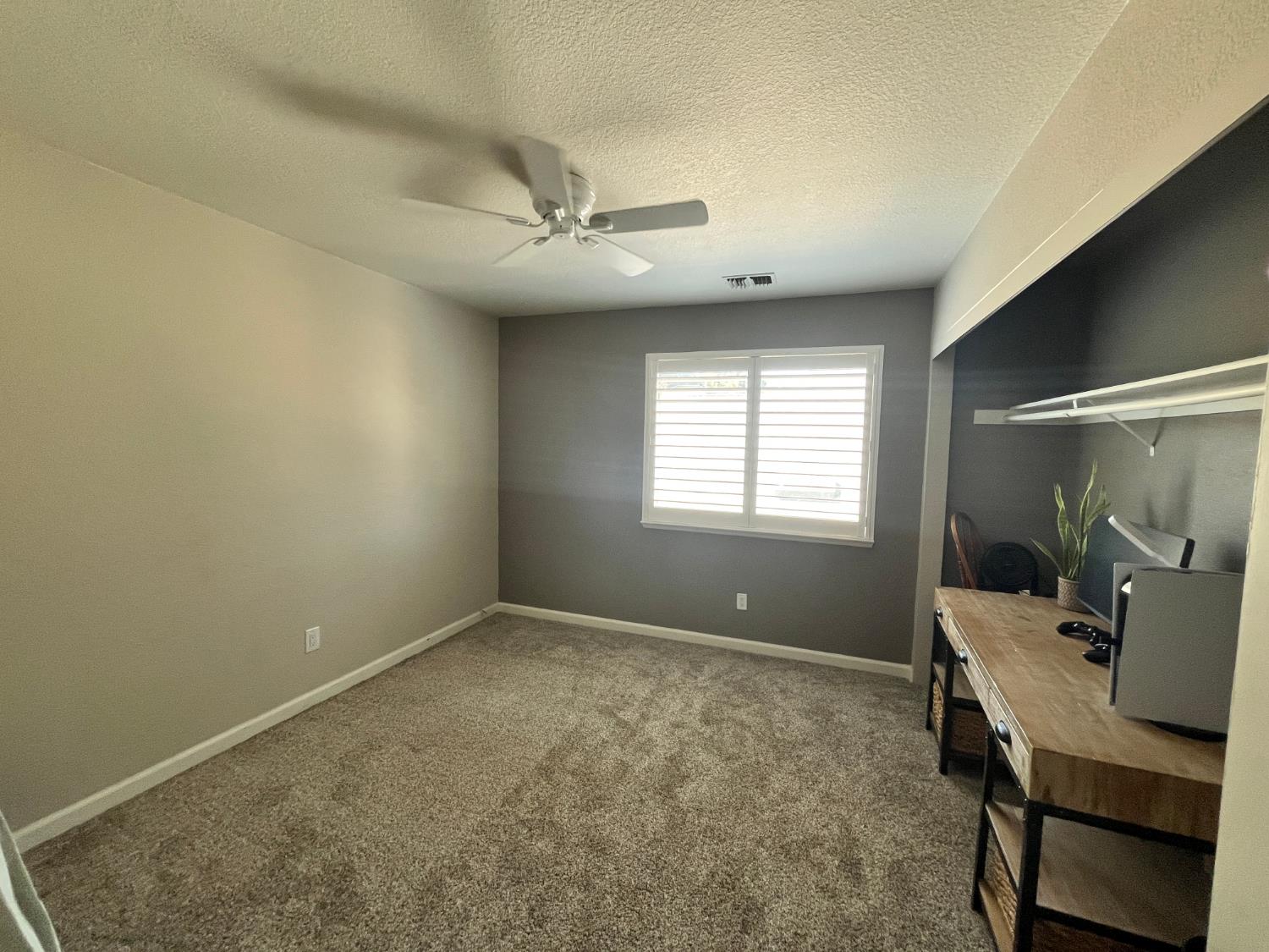 838 Mackilhaffy Dr, Patterson, CA 95363