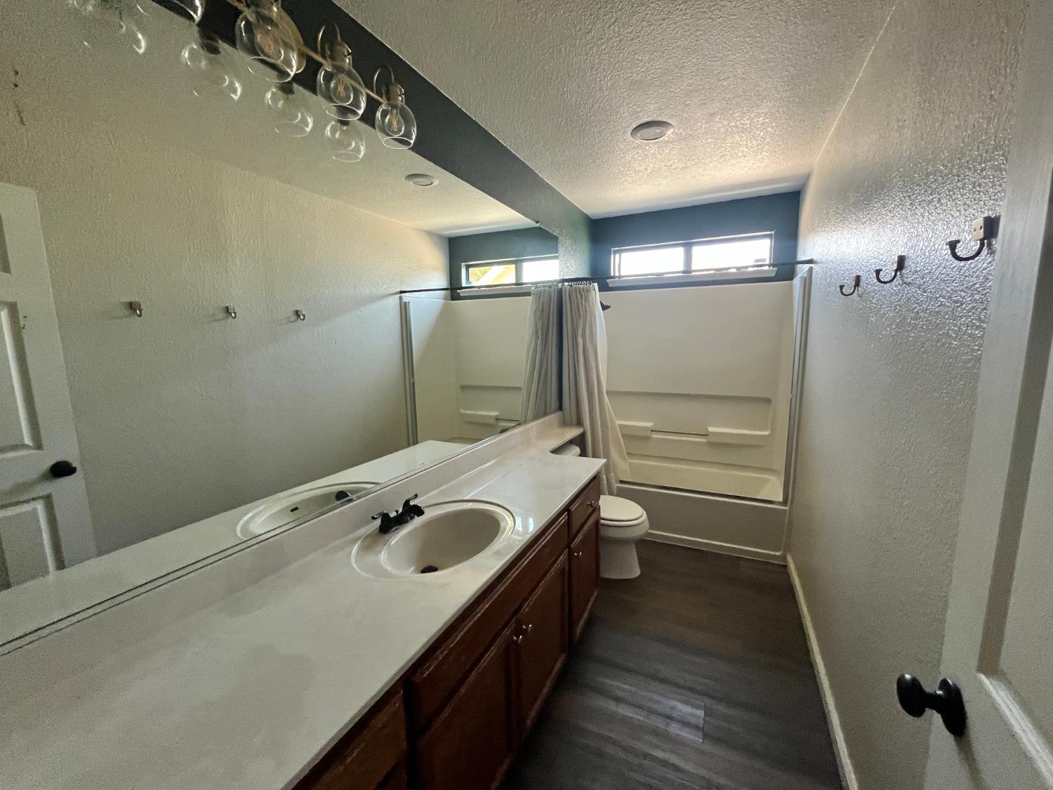 838 Mackilhaffy Dr, Patterson, CA 95363