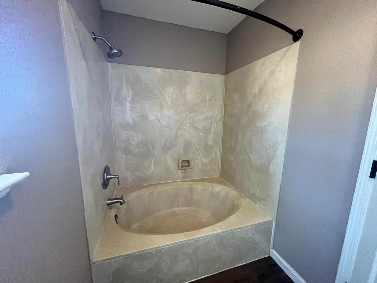 838 Mackilhaffy Dr, Patterson, CA 95363