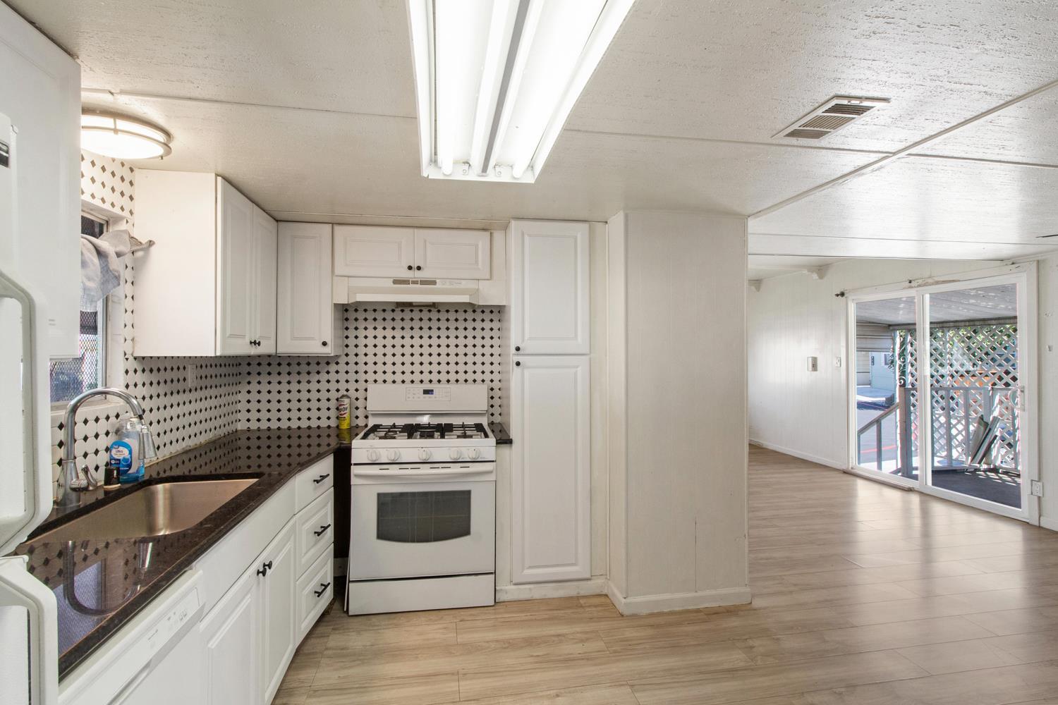 4024 Mchenry Ave #50, Modesto, CA 95356