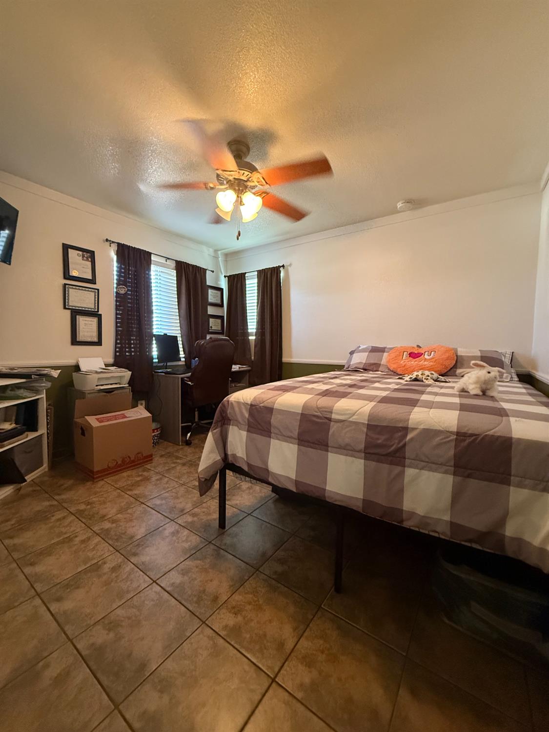 615 Catalina Cir, Tulare, CA 93274