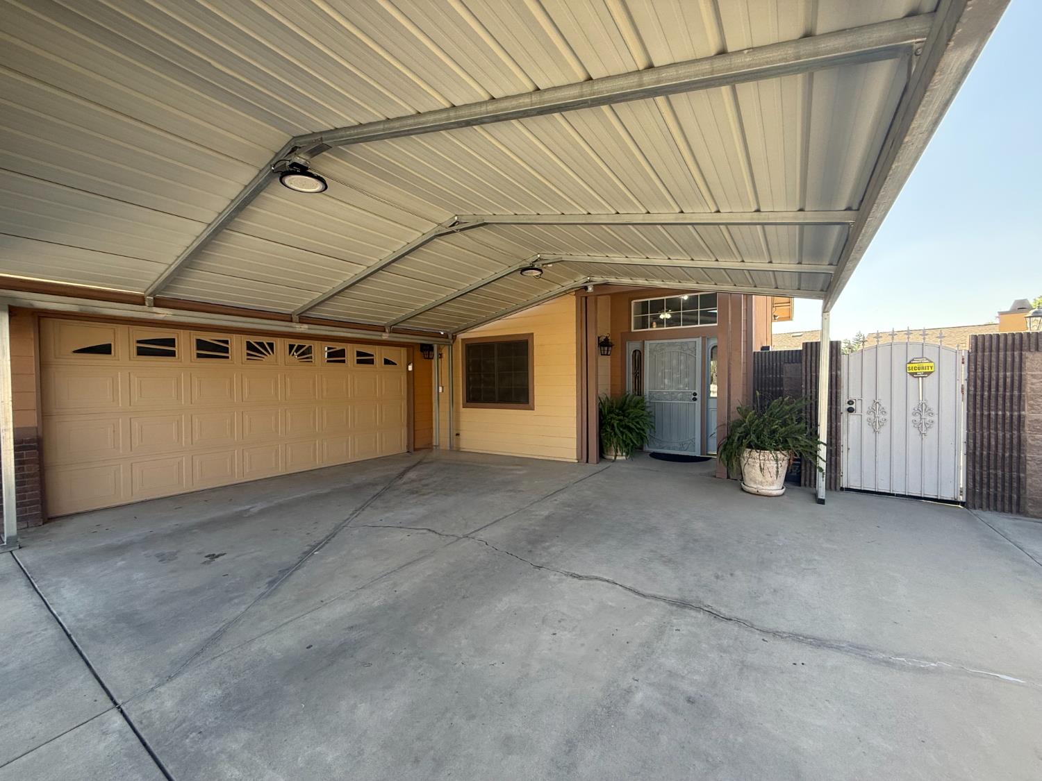 615 Catalina Cir, Tulare, CA 93274