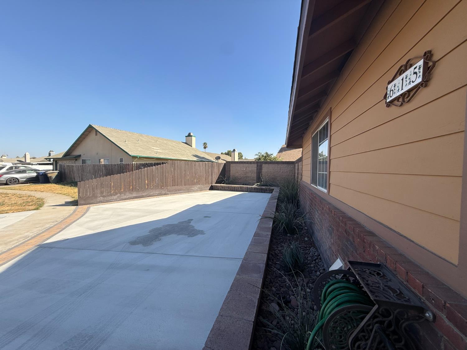 615 Catalina Cir, Tulare, CA 93274