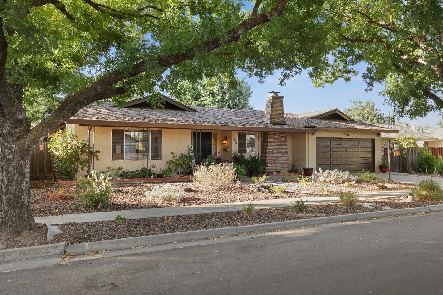 1608 Kruger Dr, Modesto, CA 95355