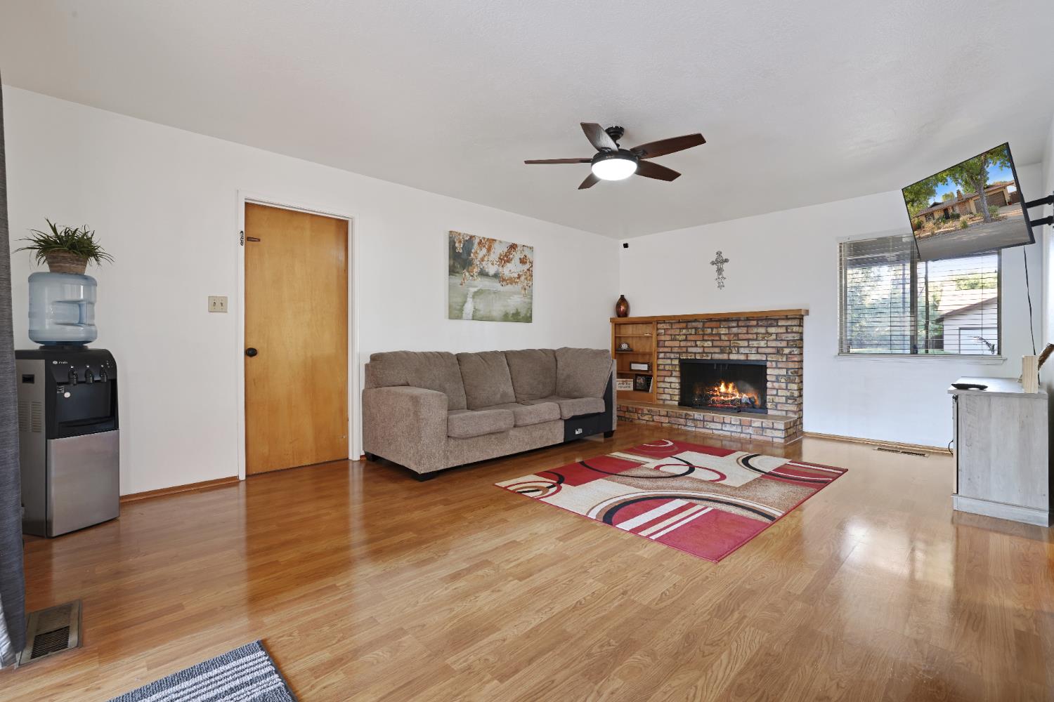 1608 Kruger Dr, Modesto, CA 95355