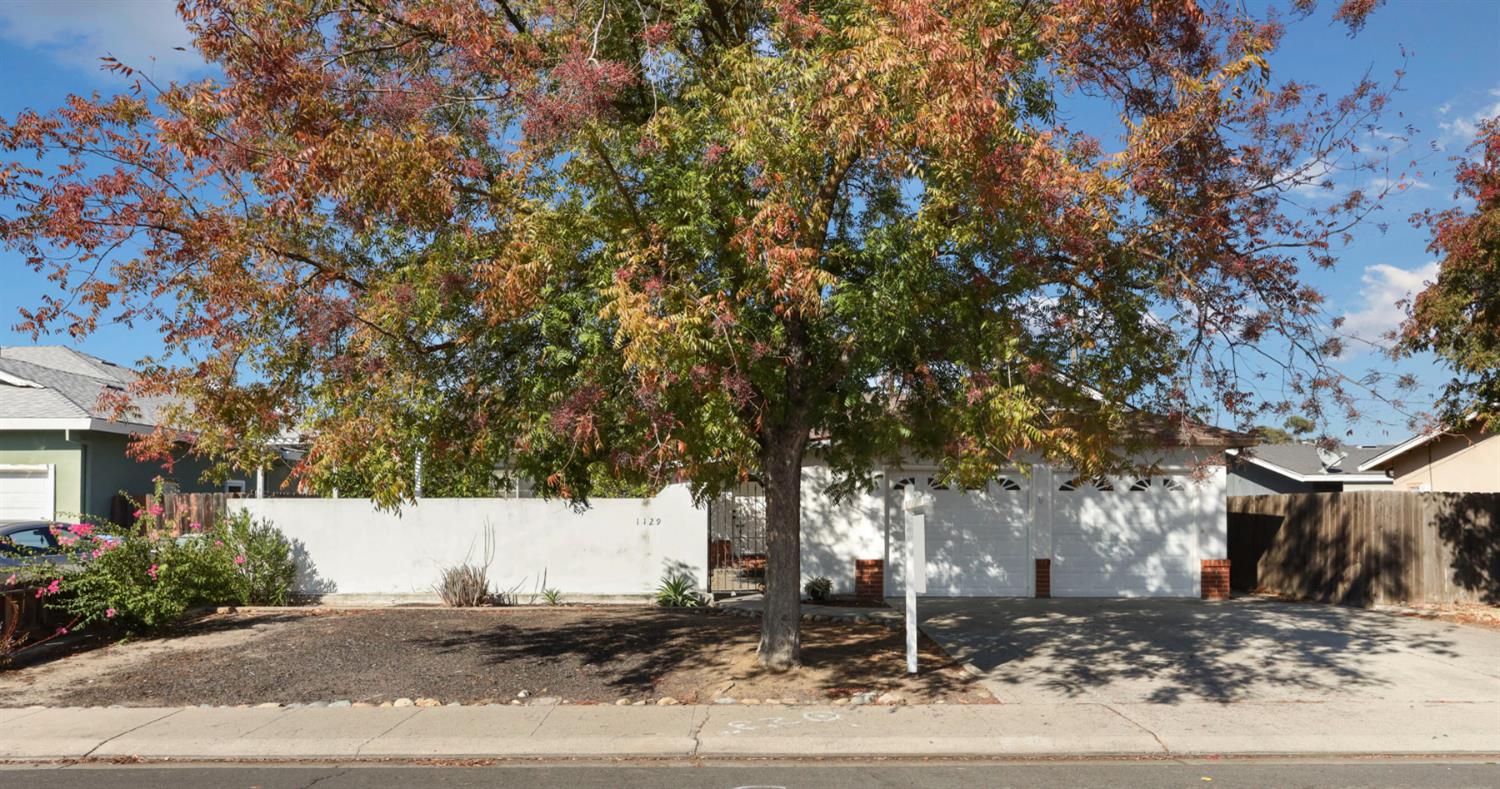 1129 E. Alameda St, Manteca, CA 95336