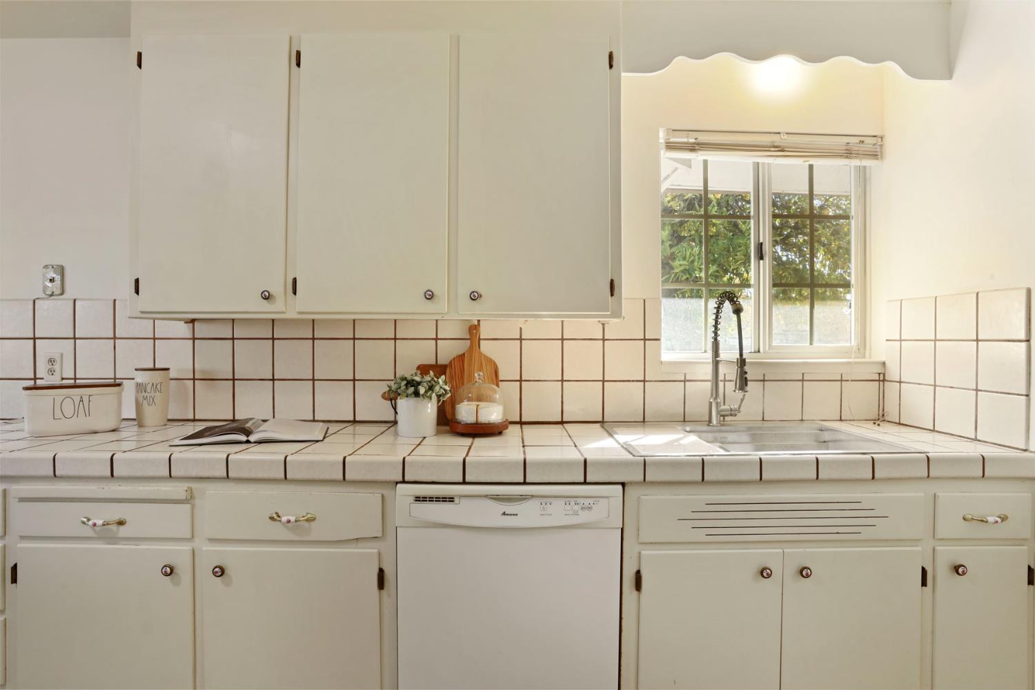 1129 E. Alameda St, Manteca, CA 95336