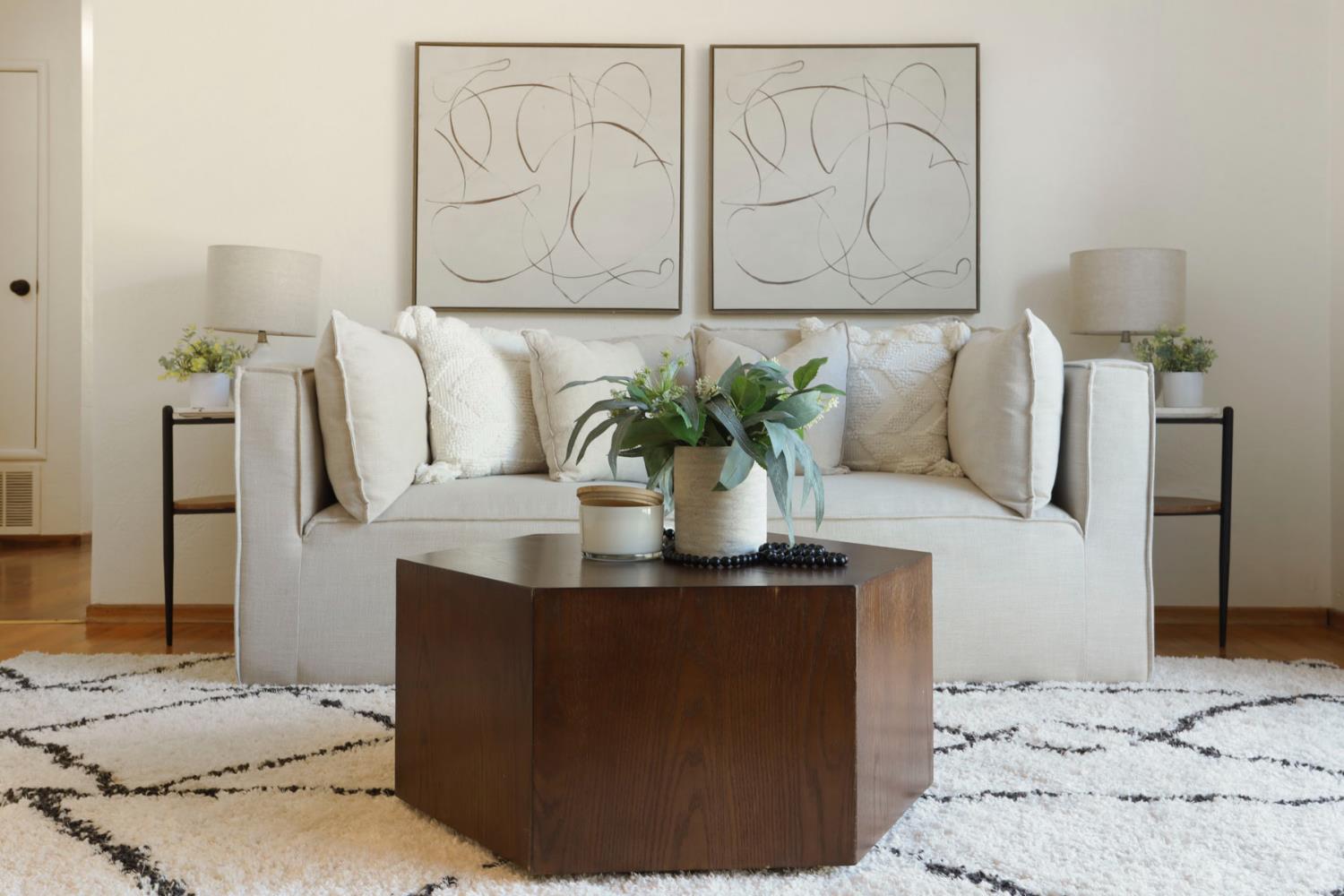 1129 E. Alameda St, Manteca, CA 95336