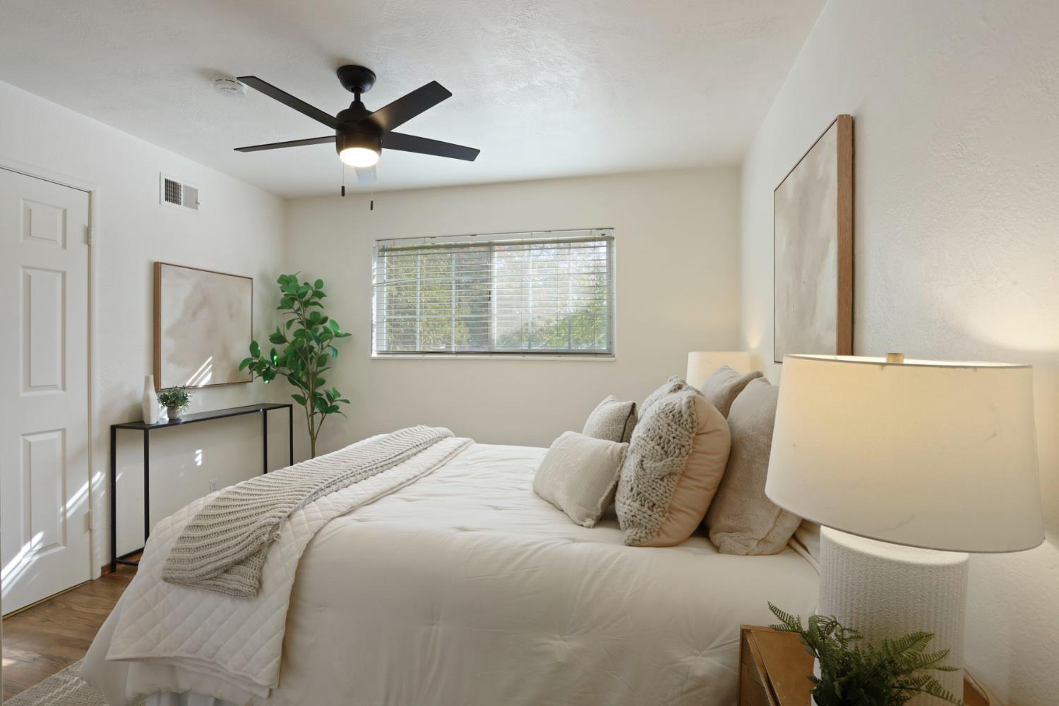 1129 E. Alameda St, Manteca, CA 95336