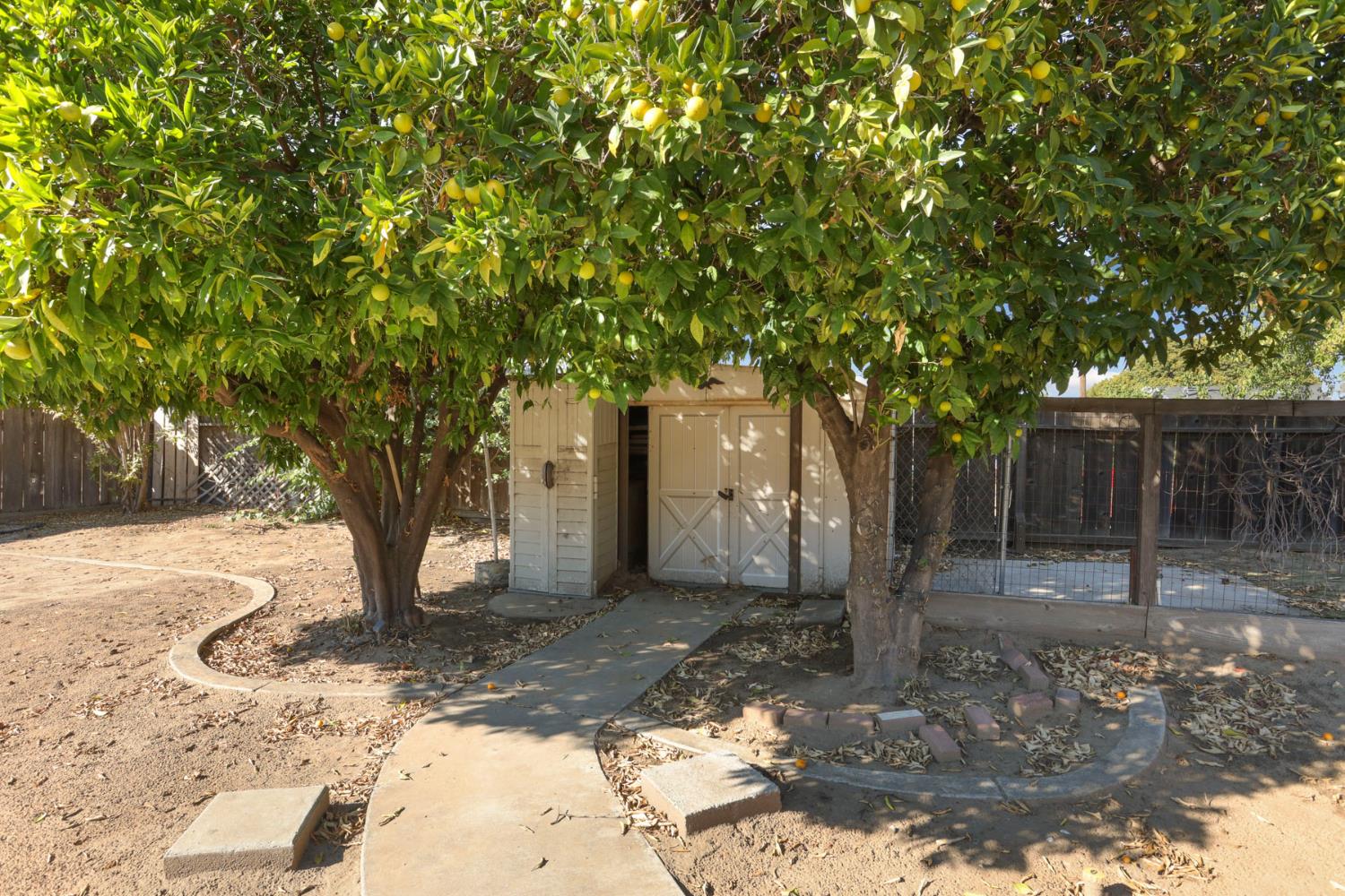 1129 E. Alameda St, Manteca, CA 95336