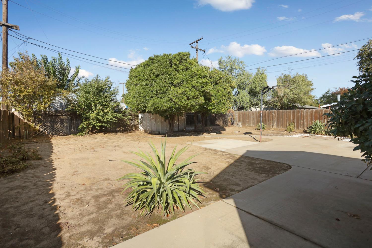 1129 E. Alameda St, Manteca, CA 95336