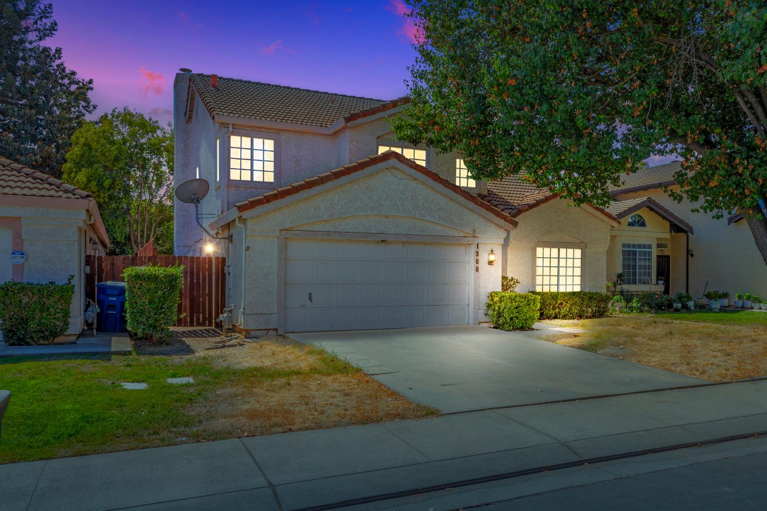 1900 Berryessa Dr, Modesto, CA 95358