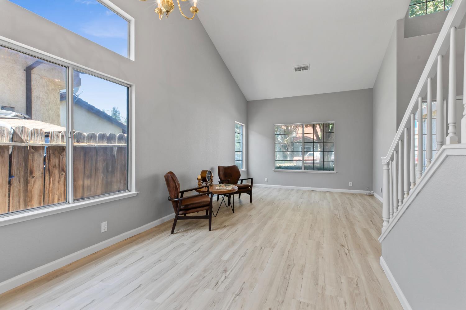 1900 Berryessa Dr, Modesto, CA 95358