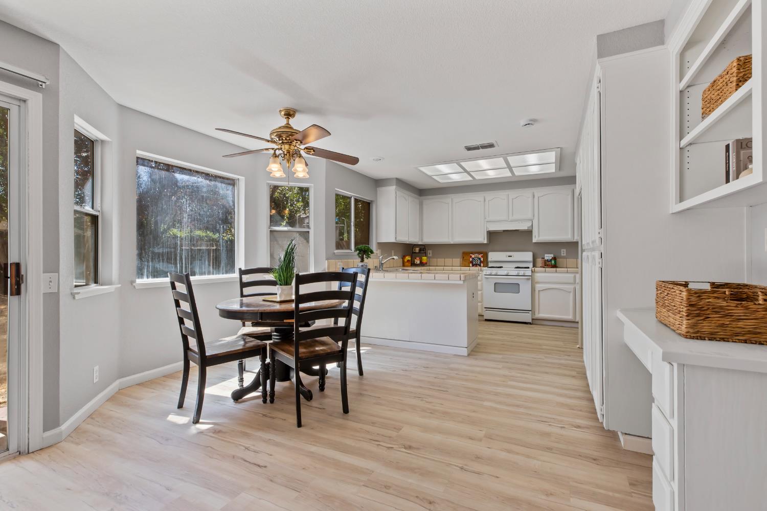 1900 Berryessa Dr, Modesto, CA 95358