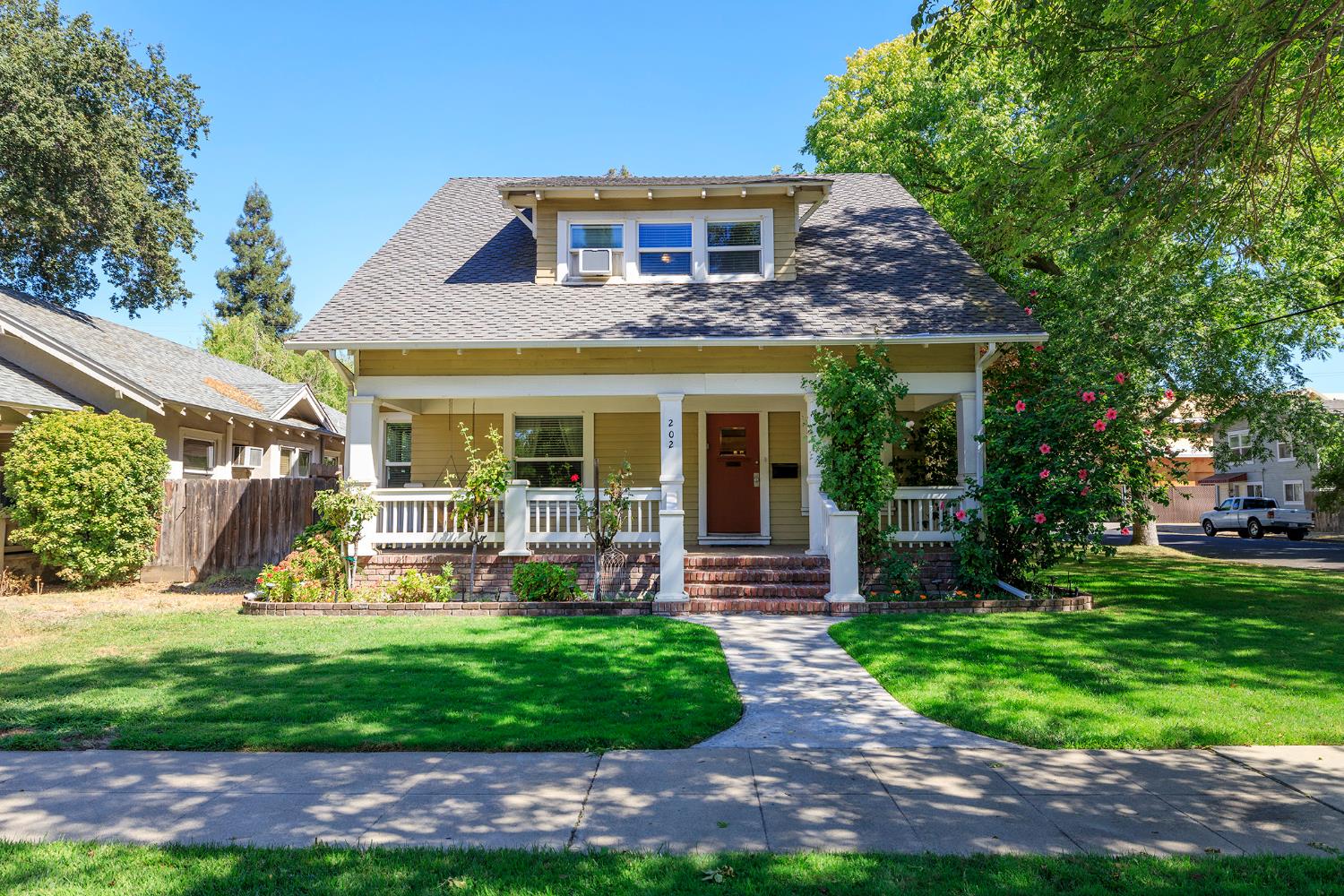 202 Hackberry Ave, Modesto, CA 95354