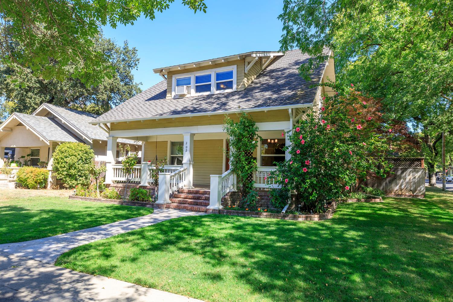 202 Hackberry Ave, Modesto, CA 95354