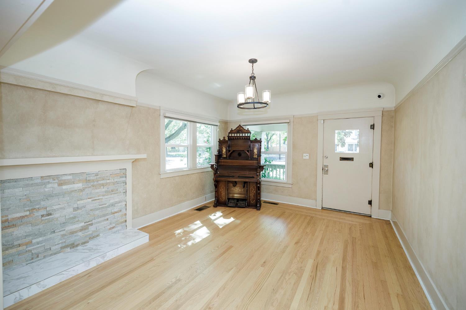 202 Hackberry Ave, Modesto, CA 95354