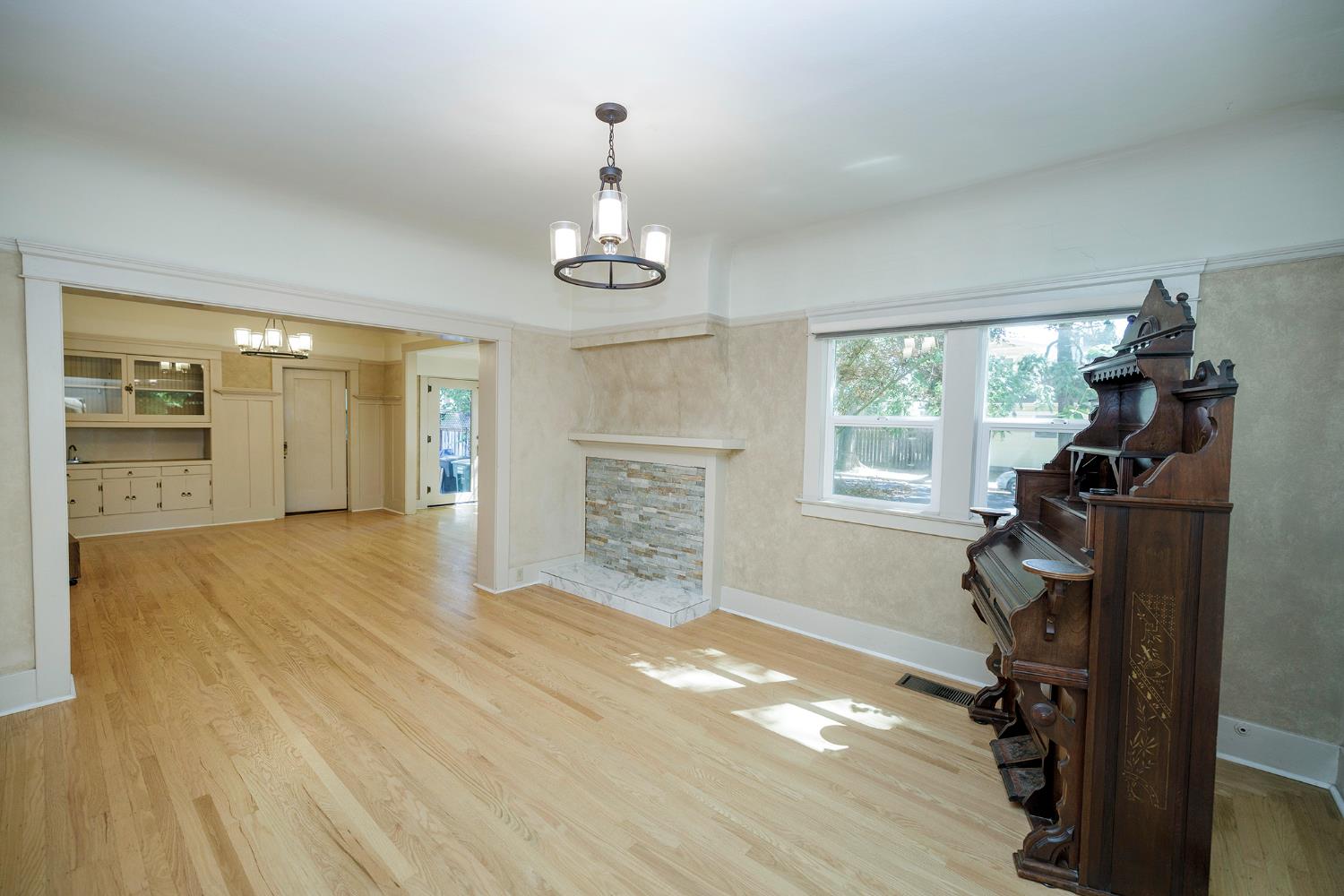 202 Hackberry Ave, Modesto, CA 95354