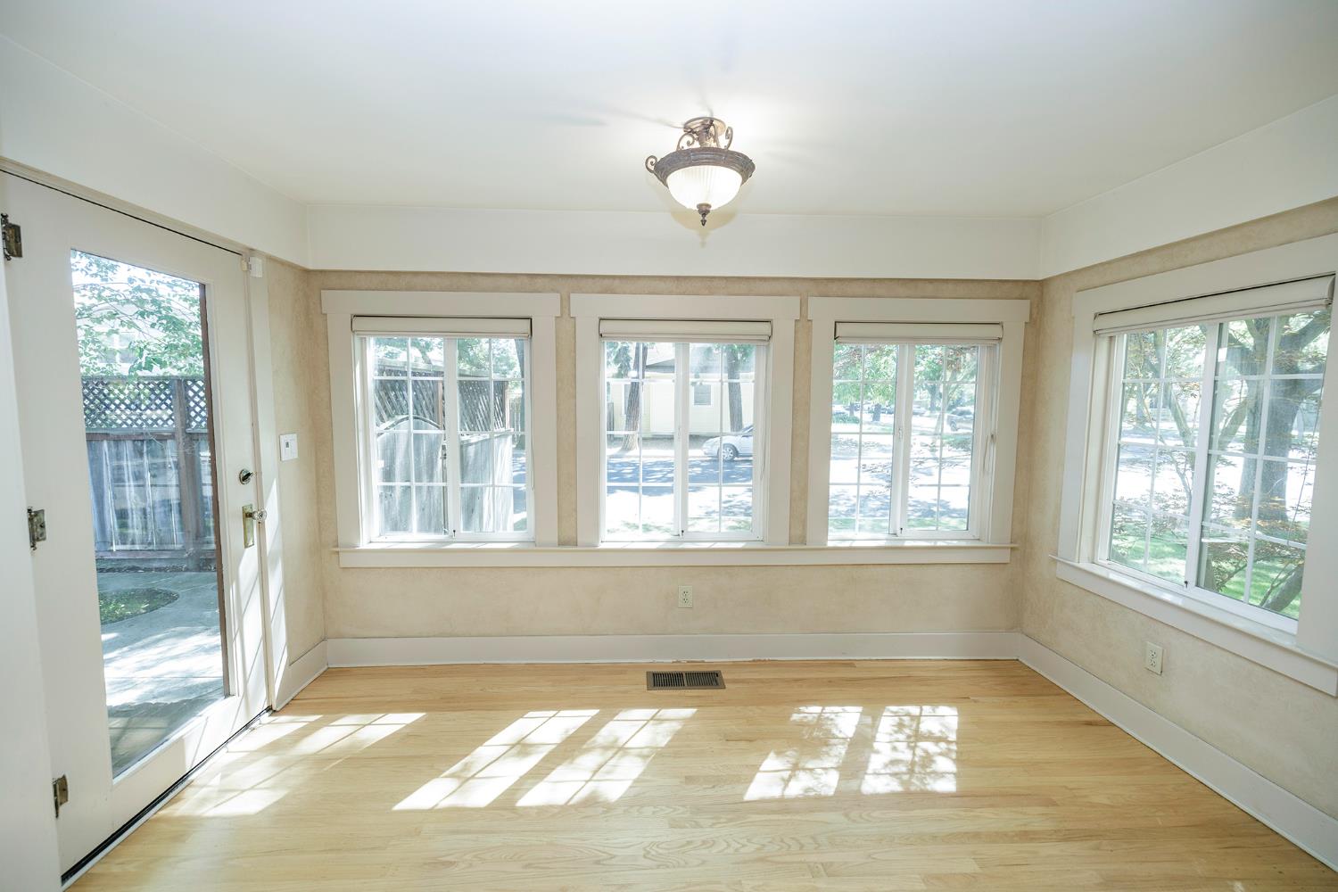 202 Hackberry Ave, Modesto, CA 95354