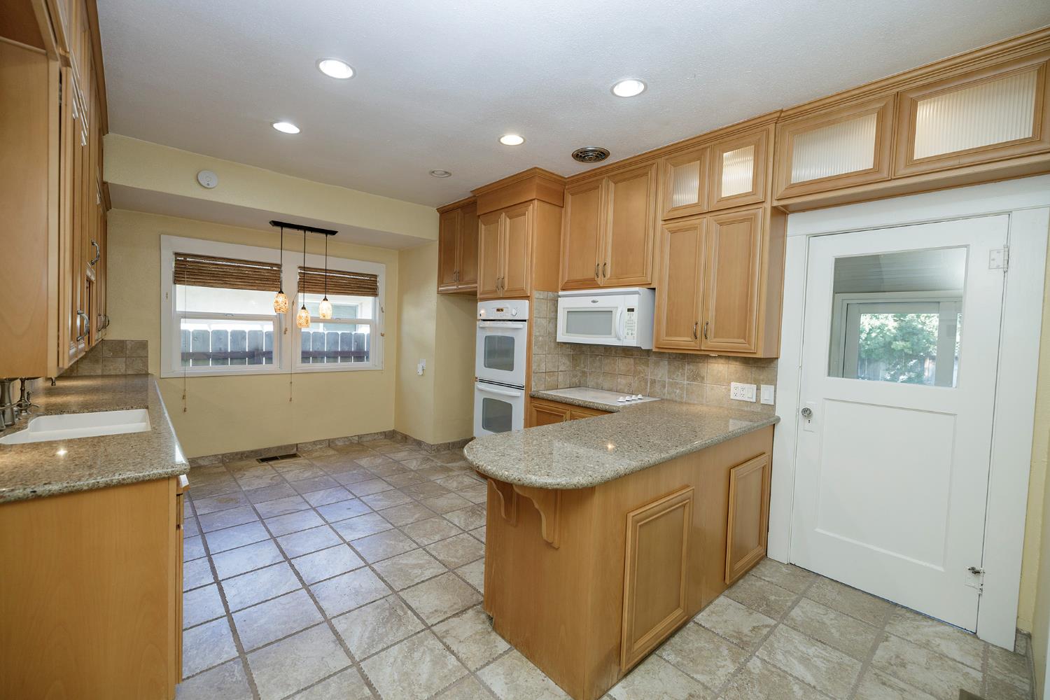 202 Hackberry Ave, Modesto, CA 95354