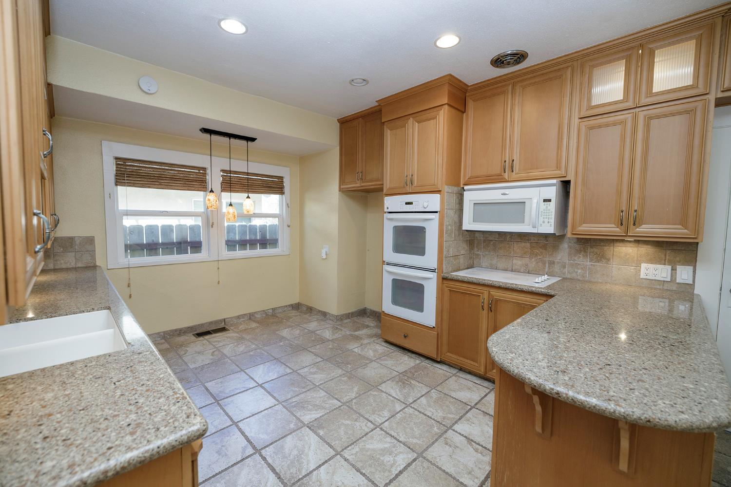 202 Hackberry Ave, Modesto, CA 95354