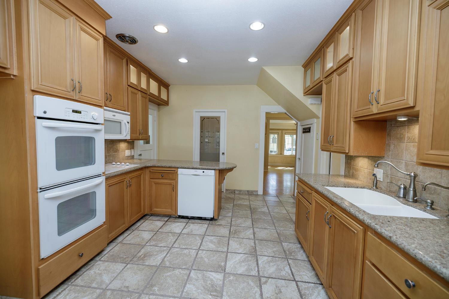 202 Hackberry Ave, Modesto, CA 95354