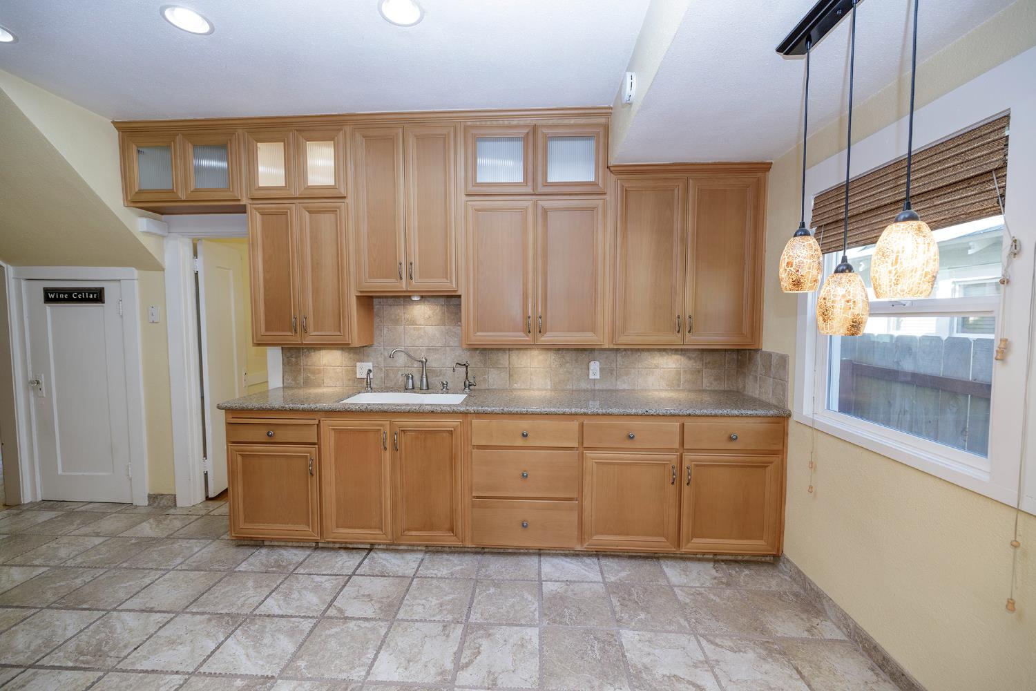 202 Hackberry Ave, Modesto, CA 95354