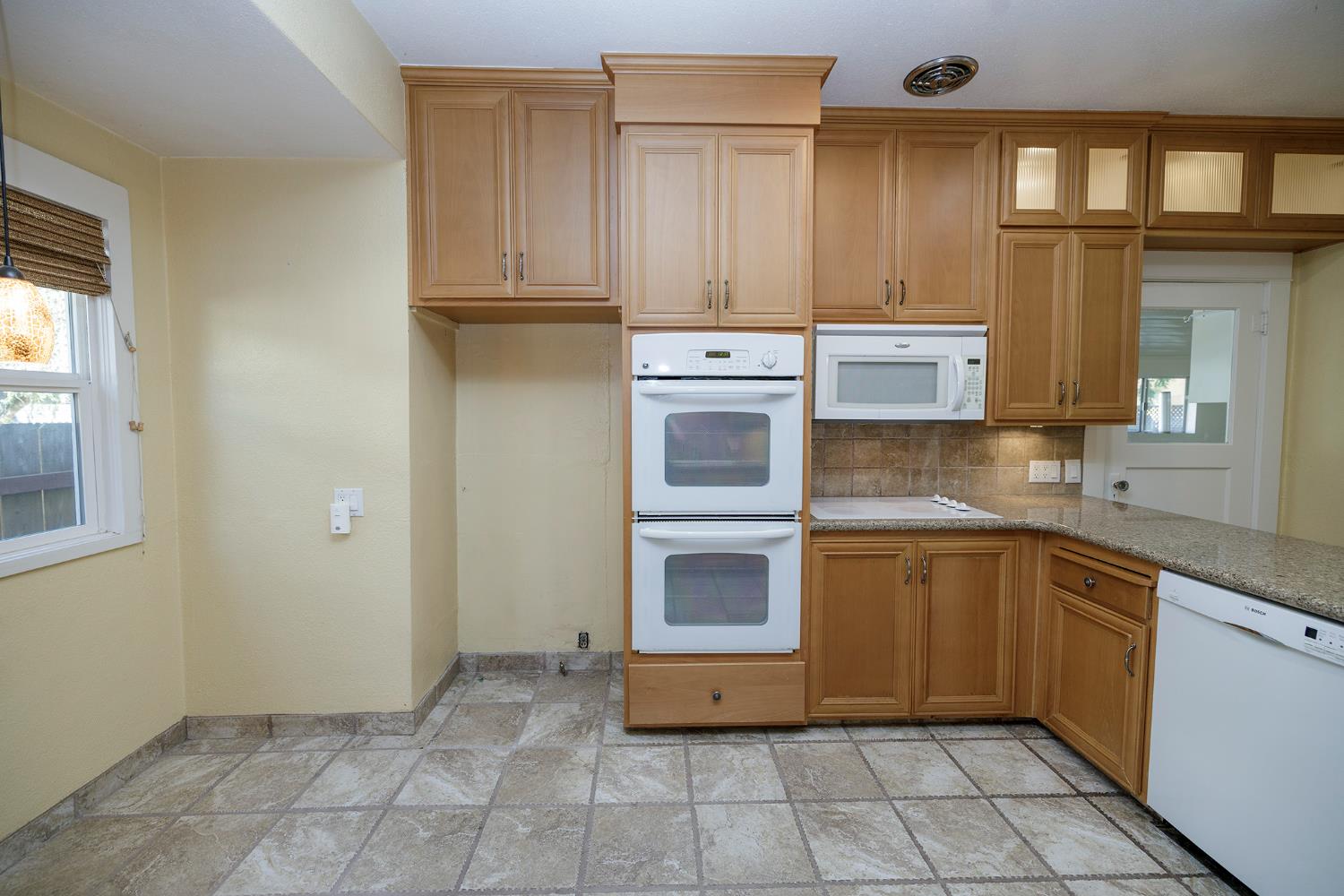 202 Hackberry Ave, Modesto, CA 95354