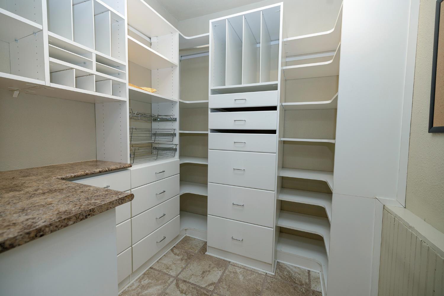 202 Hackberry Ave, Modesto, CA 95354