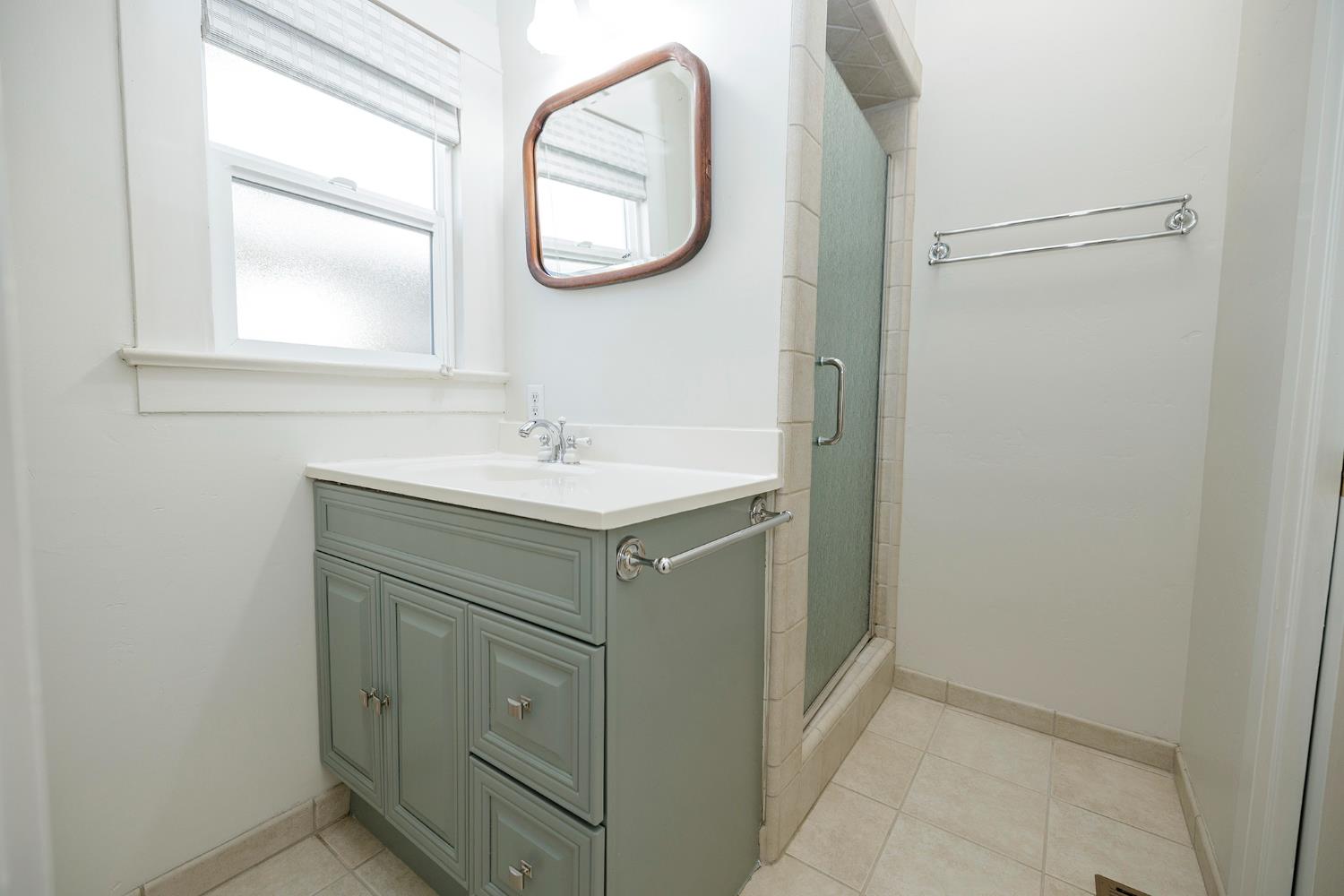 202 Hackberry Ave, Modesto, CA 95354