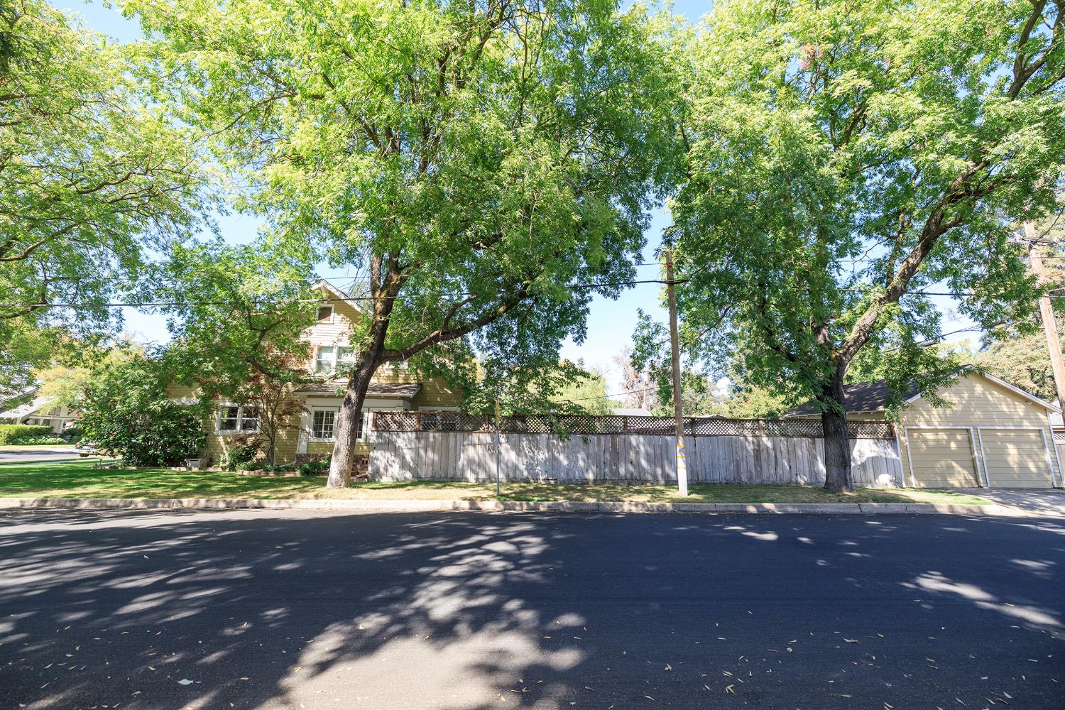 202 Hackberry Ave, Modesto, CA 95354