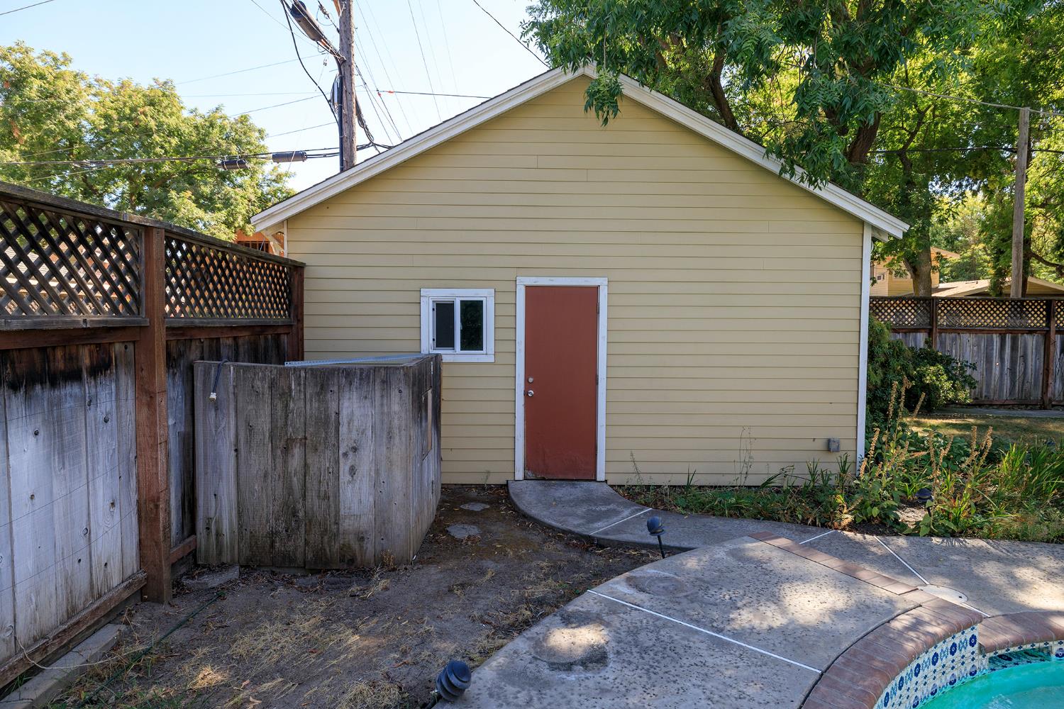 202 Hackberry Ave, Modesto, CA 95354