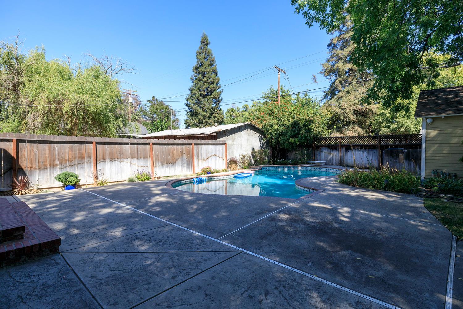 202 Hackberry Ave, Modesto, CA 95354