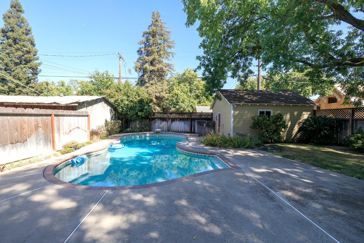 202 Hackberry Ave, Modesto, CA 95354